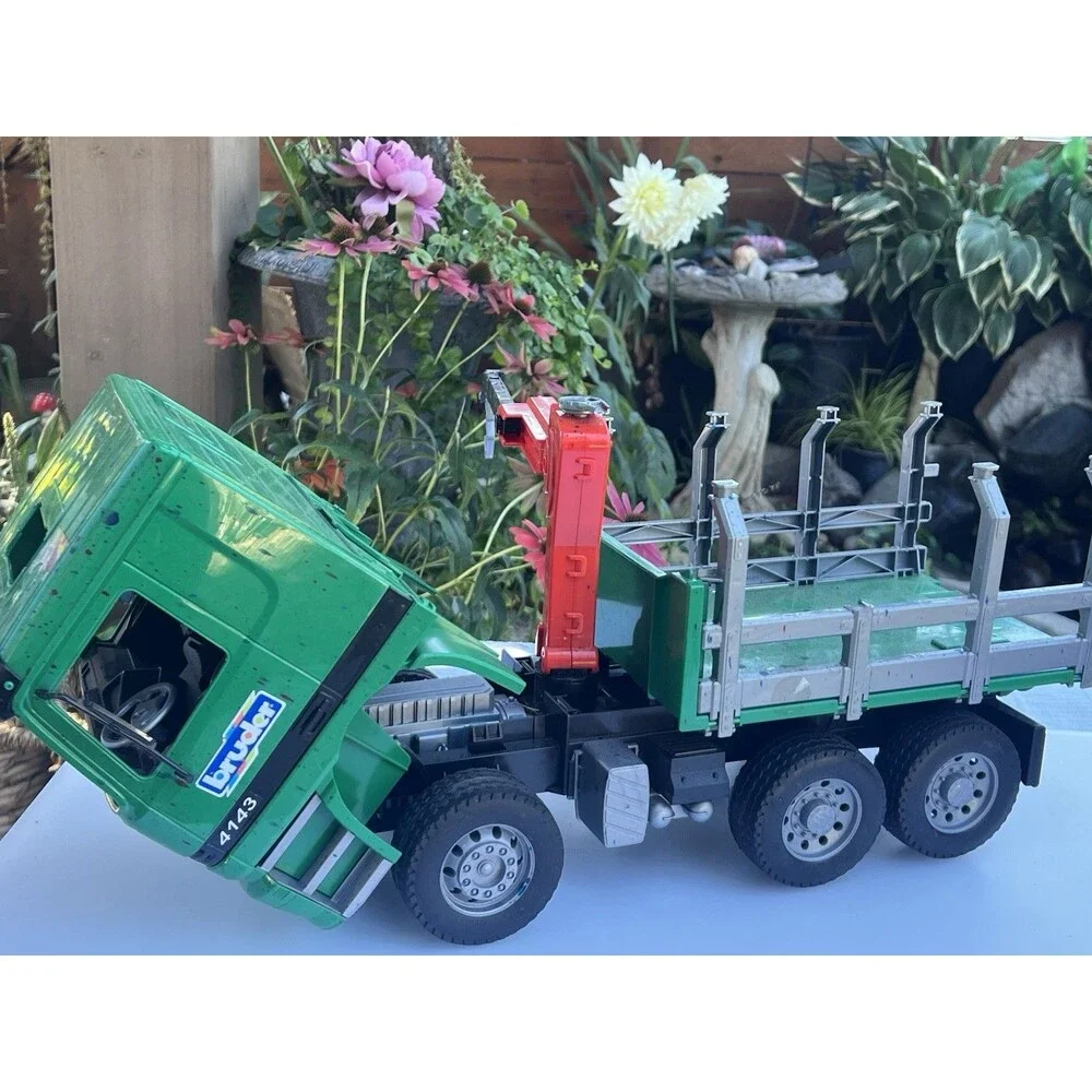 vintage 2001 Bruder Mercedes-Benz Actros Timber/Logging Truck (Model 4143